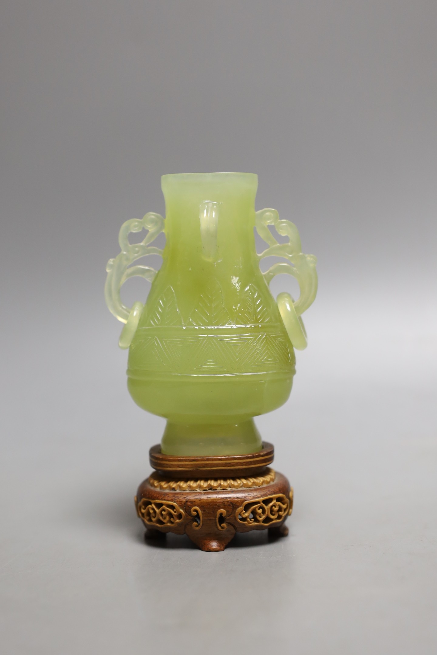 A Chinese malachite vase and cover, 9.5cm and a bowenite jade vase